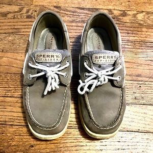 **SOLD** Sperry Topsider 🐝 (2 for $25)